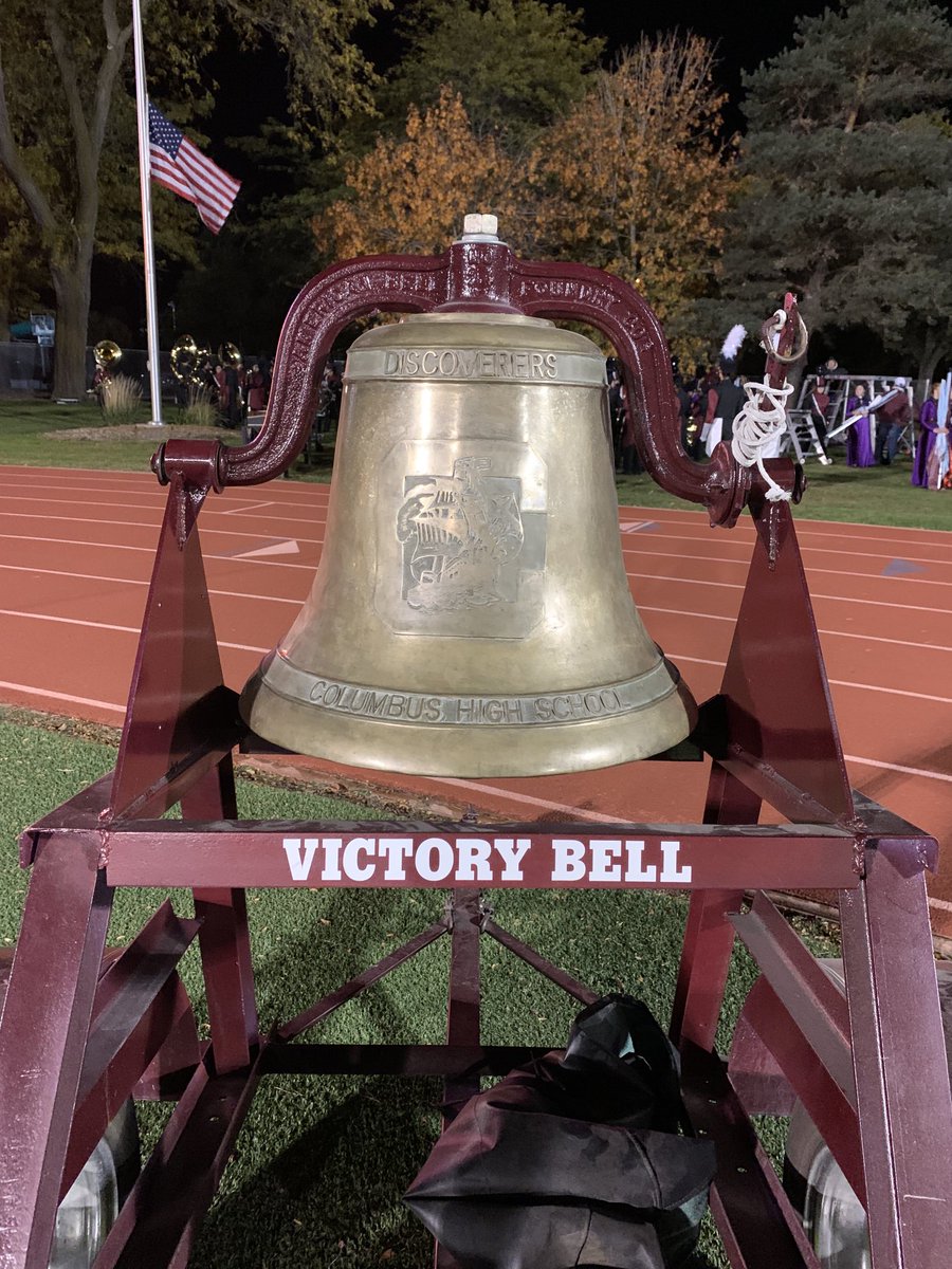 tkwapnioski's tweet photo. At the half the ⁦@DiscovererWay⁩ ⁦@DiscovererFB⁩ tied with ⁦@NPHSBulldogsFB⁩ 21-21.  #AnchorUp #SailsOut #SecondHalf ⁦@CTelegramSports⁩ ⁦@stuOWH⁩ ⁦@nsaaevents⁩ https://t.co/JbE4zrRlYe