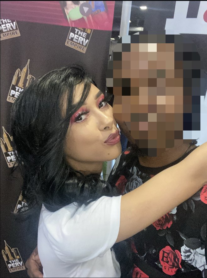 Met the lovely 🥵🥵🥵@LaniDisLaniDatt #exxxotica https://t.co/3vtWHVvvj3