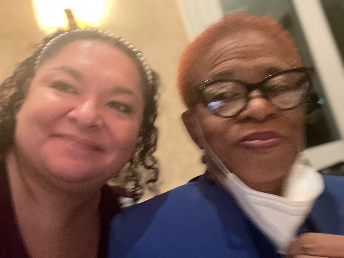 pyeper's tweet image. Celebrating our two @dallascollegetx “Women of Wisdom” honorees tonight, Gloria Smith @gxs5704 and Trustee Charletta Compton. Congratulations-we are proud of you both! @shawndalfloyd @PerlaMolRuiz