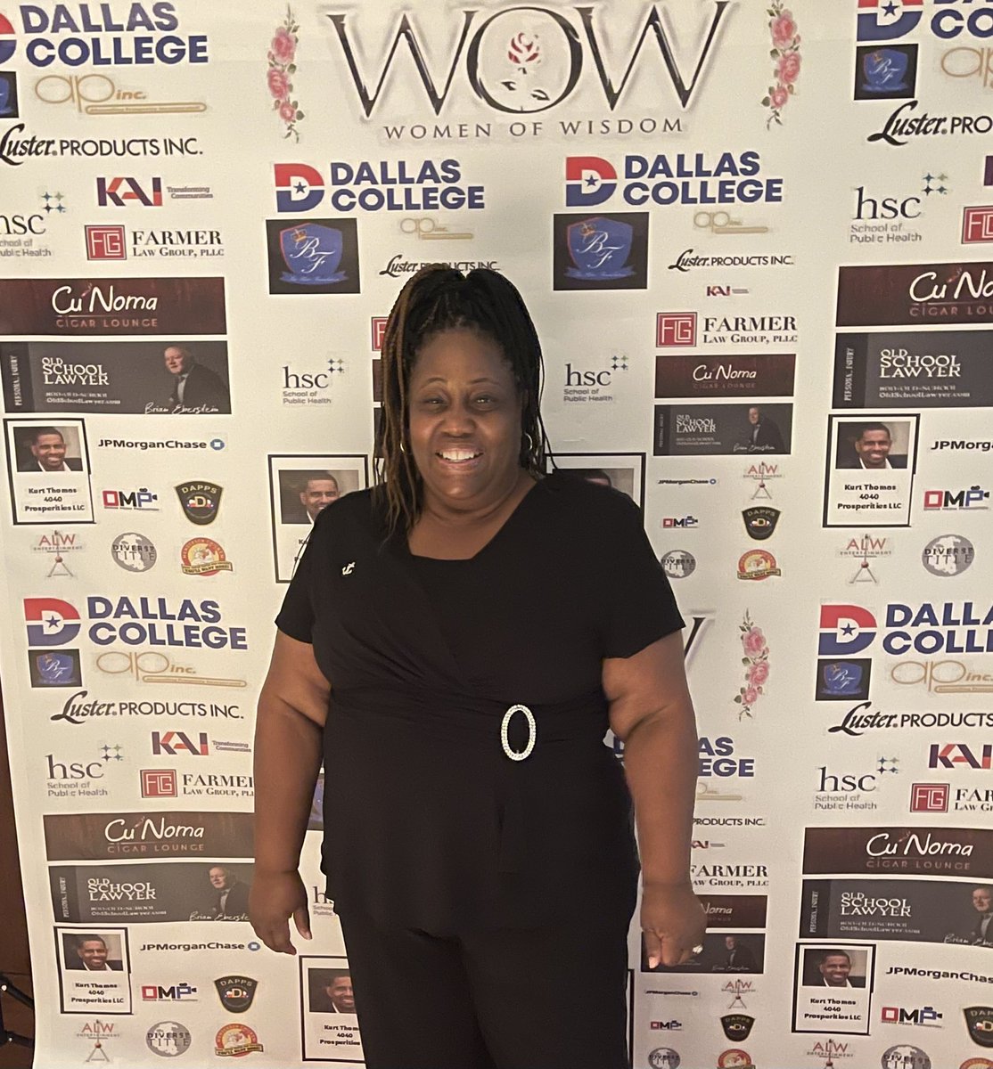pyeper's tweet image. Celebrating our two @dallascollegetx “Women of Wisdom” honorees tonight, Gloria Smith @gxs5704 and Trustee Charletta Compton. Congratulations-we are proud of you both! @shawndalfloyd @PerlaMolRuiz