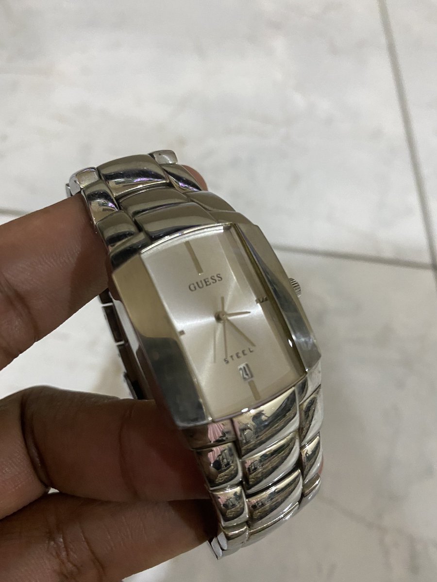 ariffgarcia's tweet photo. @KuantanTV Jam branded untuk dijual!!! Ada 4 unit; DKNY, Seiko, Guess @ Armani. Berminat boleh DM atau Reply. Harga between RM100-RM550. Nak beli semua boleh nego lebih 😁 https://t.co/XONBF3Ow5V