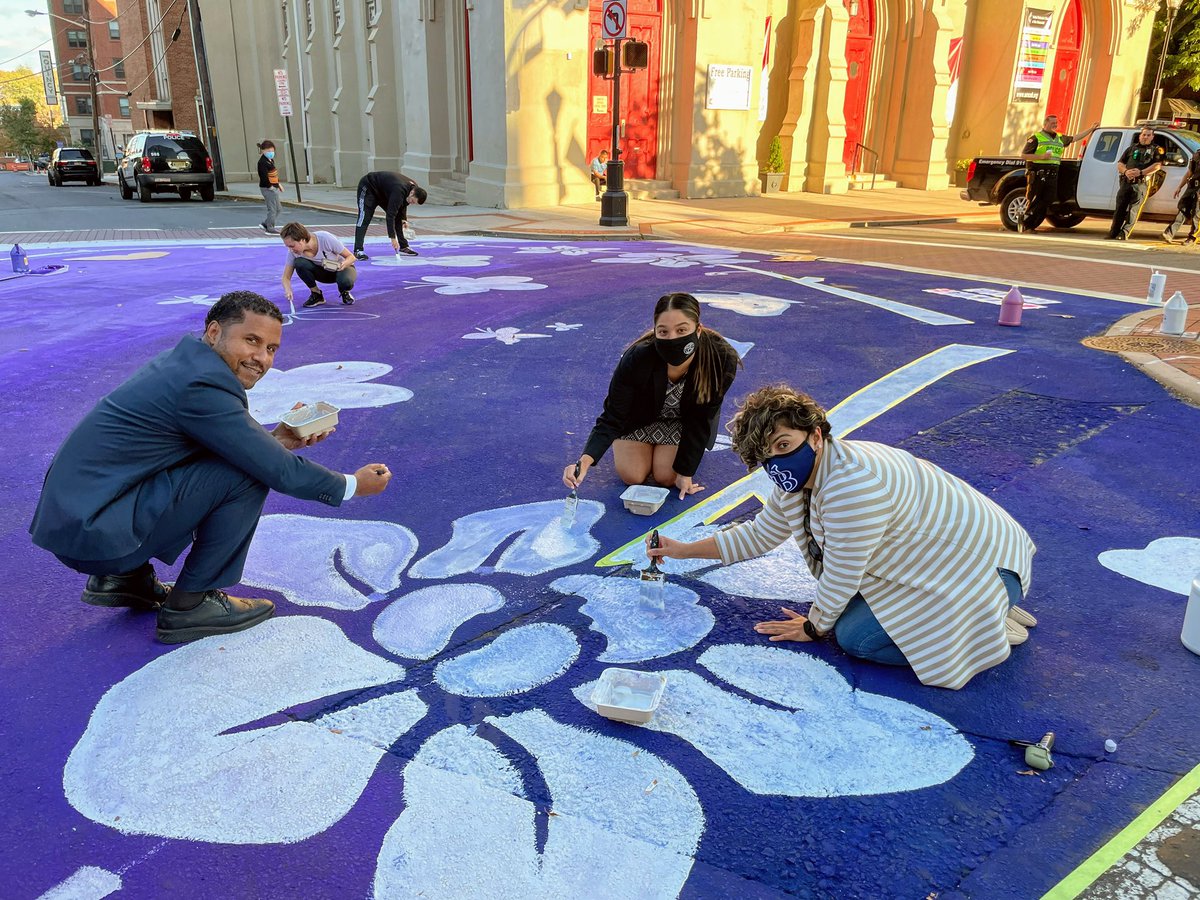 LindyZeledon's tweet photo. @nbpschools came to visit &amp; then art took over…all in honor of Domestic Violence Awareness! 💜 Thank you for your support! #DVAM2021 #Every1KnowsSome1 #nbdvac #nbdvacmarchrally2021 #allin4nb https://t.co/jgvp5rDQBe