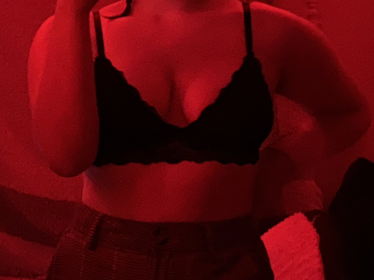 L77ra's tweet photo. Hi I'm new to #NSFW twitter ✨
- 18
- Lyra She/Her
- + 18 Dni
- Pansexual
- Switch
- hard/soft kinks                                                              rt/like to be mutuals https://t.co/59YMg5ZOU3