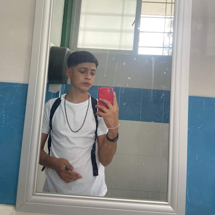 Sebasti41135515's tweet photo. 2
Joven hetero engañado https://t.co/fhnDQBrmxU