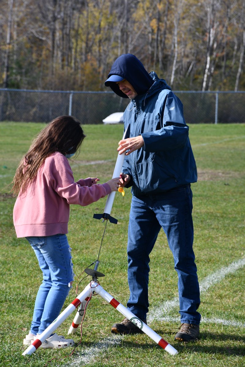 PrincipalChrisD's tweet photo. It was rocket launch day for our fifth grade STARBASE students. Eighty rockets launched. Eighty smiles achieved. @MissisquoiSD @SwantonSchool @vtprincipals @VTEducation @ThisIsVTed #STEM  @Readwritevt #STARBASEVT @STARBASE @Educate4ward @VTPBIS @JustinaJennett @JulieRegimbal https://t.co/8doRda92JV