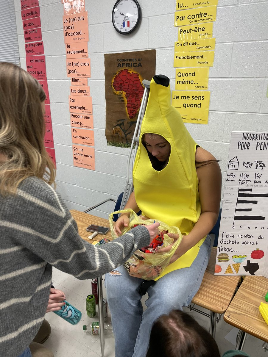 ProfRoznos's tweet photo. (1/2) French 4 students really showed up with their "Save the World" environmental project and had fun!These pictures don't do it justice! @FHSDWL https://t.co/mGINcy1rsX
