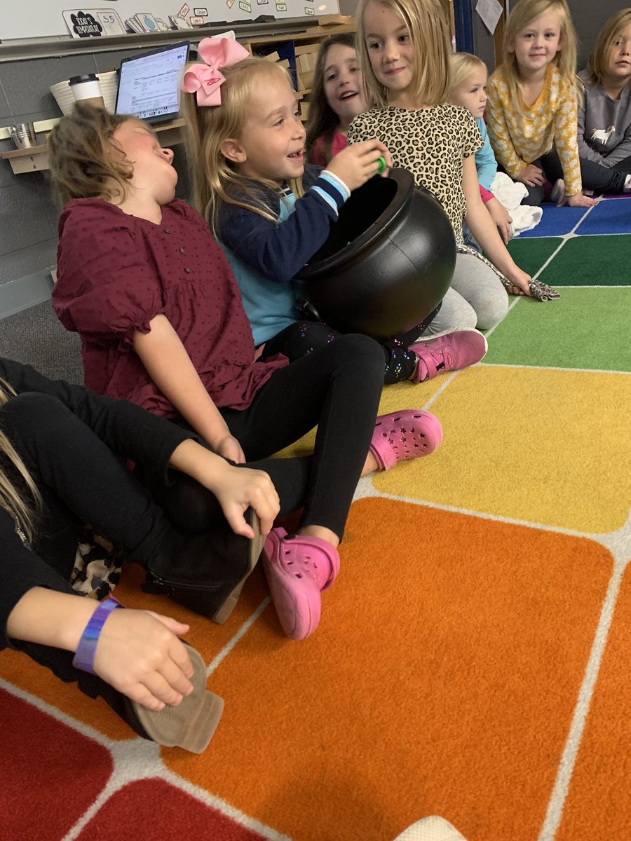 MrsDoland's tweet photo. A little Halloween fun while learning our letter sounds 🎃😊

#hudsonschools #movingmountains https://t.co/ZSJgbk7wNP