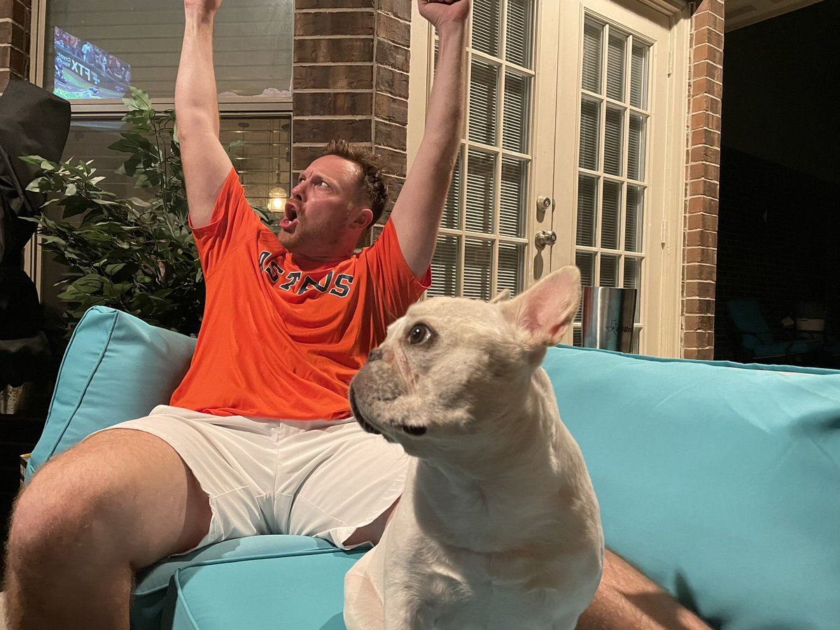 latte_bella's tweet photo. Watching those #HoustonAstros with the Momma and Daddy persons
#fortheh #AstrosTwitter #houstonvsboston #beatthesox https://t.co/POfzQgwfph