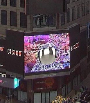 FWD_BTC's tweet photo. The Boonji Spaceman has arrived in Times Square 🌟 https://t.co/kIQENuk5bj