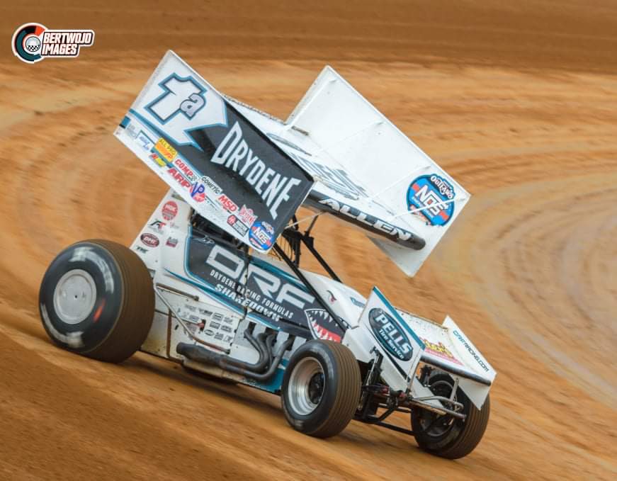 SharkRacing1a1s's tweet photo. It’s all 𝑺𝑯𝑨𝑹𝑲𝑺 for row number 6 in tonight’s feature event! Finishing 3rd in Heat 3️⃣ is @LSchuchart1s. He will line up P11. #JacobAllen finishes 3rd in Heat 4️⃣ and will line up P12. #ChompChomp @TeamDrydene @rigging_c @ArtofFast
📸 @Bertwojcik https://t.co/LcDRKRpdOD