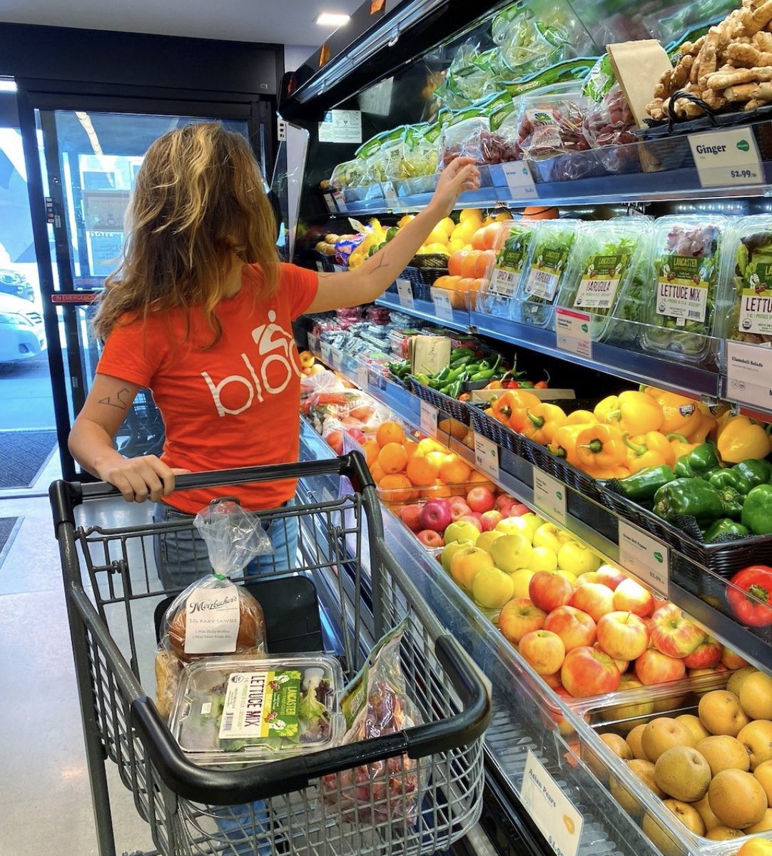 We caught our Local Business Liaison, Victoria, in action shopping and delivering for @spfoodcoop this week! 👀 Our team always takes the extra time to make sure you get the best produce. 🥒🍎🥦⁠
⁠