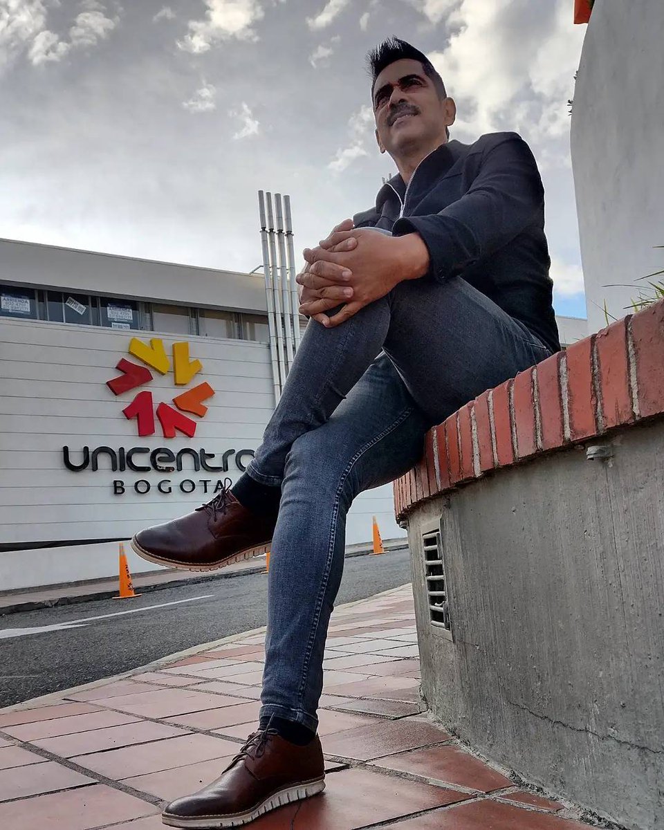 ray_palacio's tweet photo. #Bogota 🎼🔥 Activados para lo que se viene 🙌🏼 #SigoCaminando #RayPalacio #Colombia https://t.co/DNk1Miz9OU