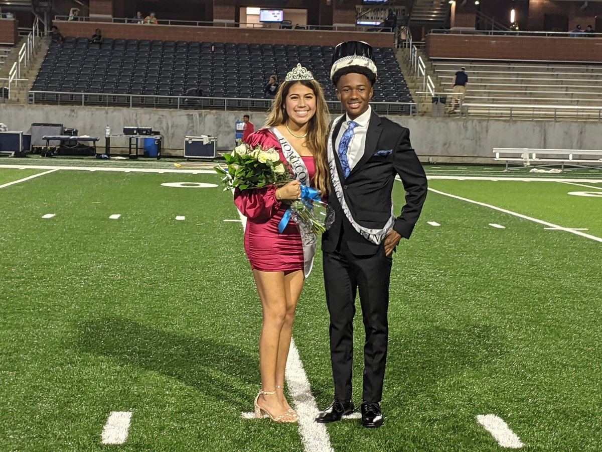 ShadowCreekHS's tweet photo. Congratulations to our 2021-2022 Homecoming Queen Jasmine Palacios  and King Cornell Watts II. https://t.co/nQRpdXnJRa