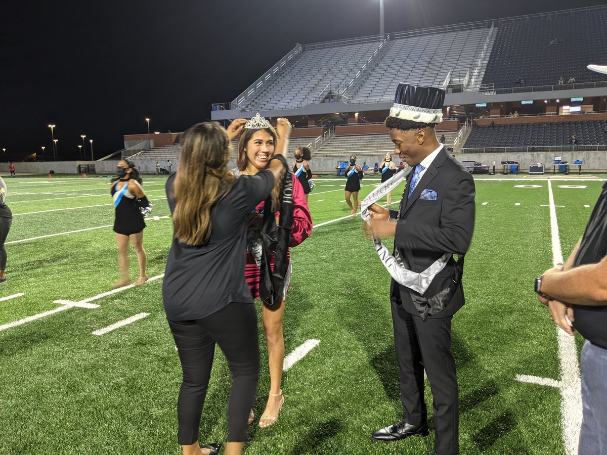 ShadowCreekHS's tweet photo. Congratulations to our 2021-2022 Homecoming Queen Jasmine Palacios  and King Cornell Watts II. https://t.co/nQRpdXnJRa