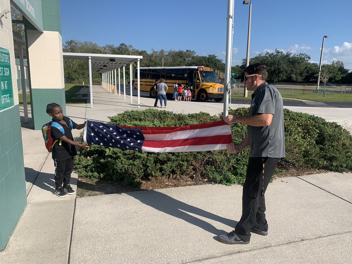 LisaBLiteracy's tweet photo. Loved watching this special moment this afternoon! School is so much more than reading, writing, and arithmetic! @sunrayexplorers #StrongerTogether https://t.co/3pouOJ0VNs