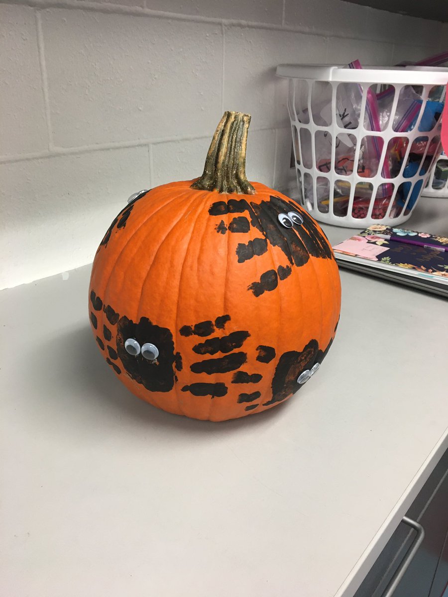McNeffK4's tweet photo. Iβm back in the swing of things! Great week of pumpkin decorating and getting math centers up and running! ππ·πΈβοΈ#HandPrintSpiders #SelfCorrecting #IndependentCenter #ToppleMathGame https://t.co/JDwMuThIVV