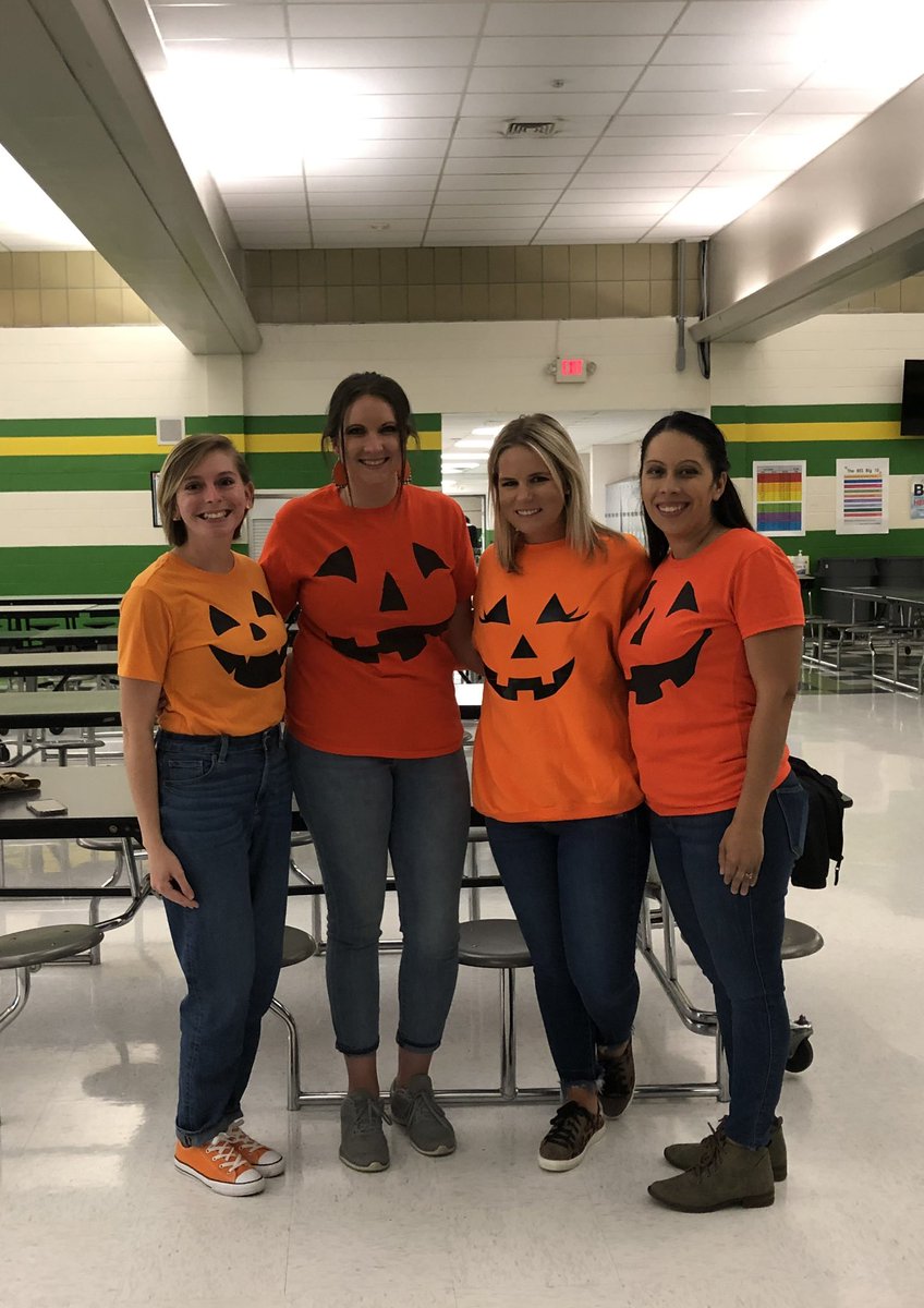 crouch_kinder's tweet photo. ROCK YOUR SCHOOL 🎸 ✏️ 💚 https://t.co/BSnygBECaC