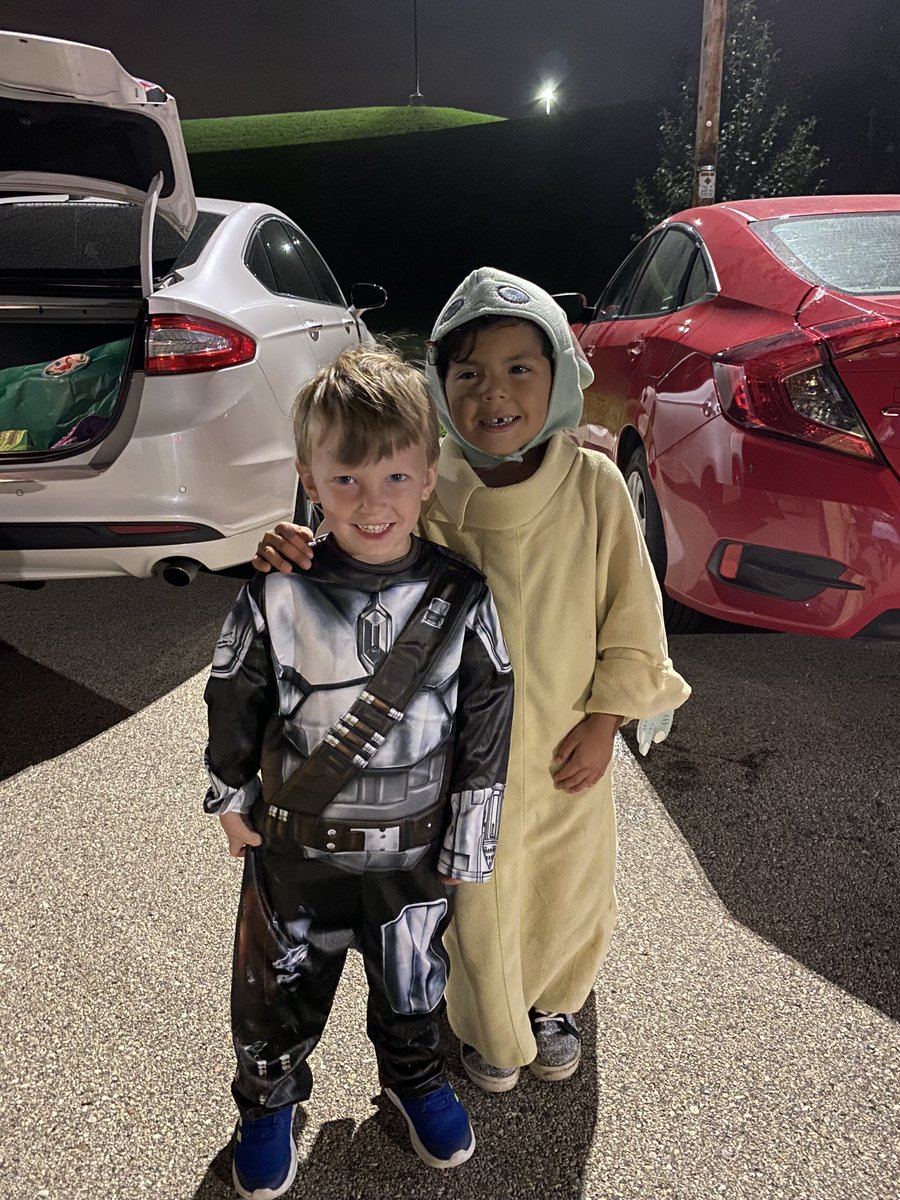 Mrs. Hart tweet media