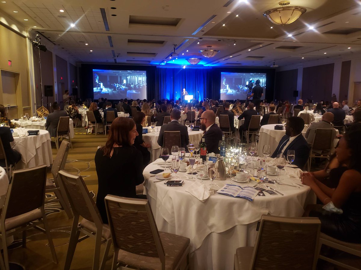 CalgaryChamber's tweet photo. That’s a wrap for this year’s #SBWYYC awards gala. Congratulations to all the nominees and tonight's winners. To the entrepreneurs, risk-takers, movers-and-shakers, small businesses in #YYC – thank you for making our city amazing. Good night! https://t.co/mgF6tKxyCS