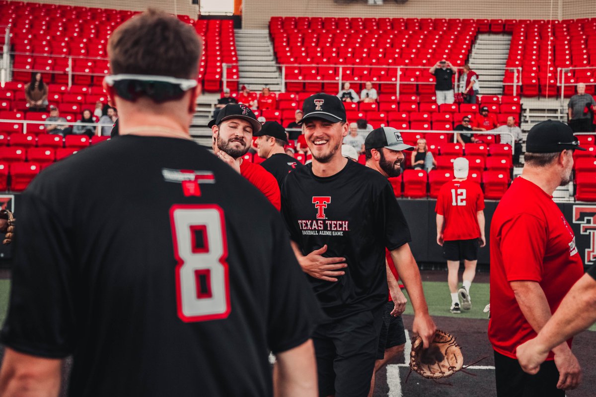 A great time back at Rip Griffin Park.

Big thanks to <a href="/DoubleTVarsity/">Double T Varsity Club</a> for bringing us together. 

F | ⚫️ 16, 🔴 14