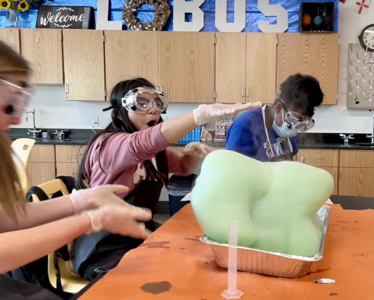 walker_leisd's tweet photo. Coach Kirby’s class conducted the elephant toothpaste lab today! @LEISDScience1
#GoScienceGo https://t.co/v8vWtM3nTJ