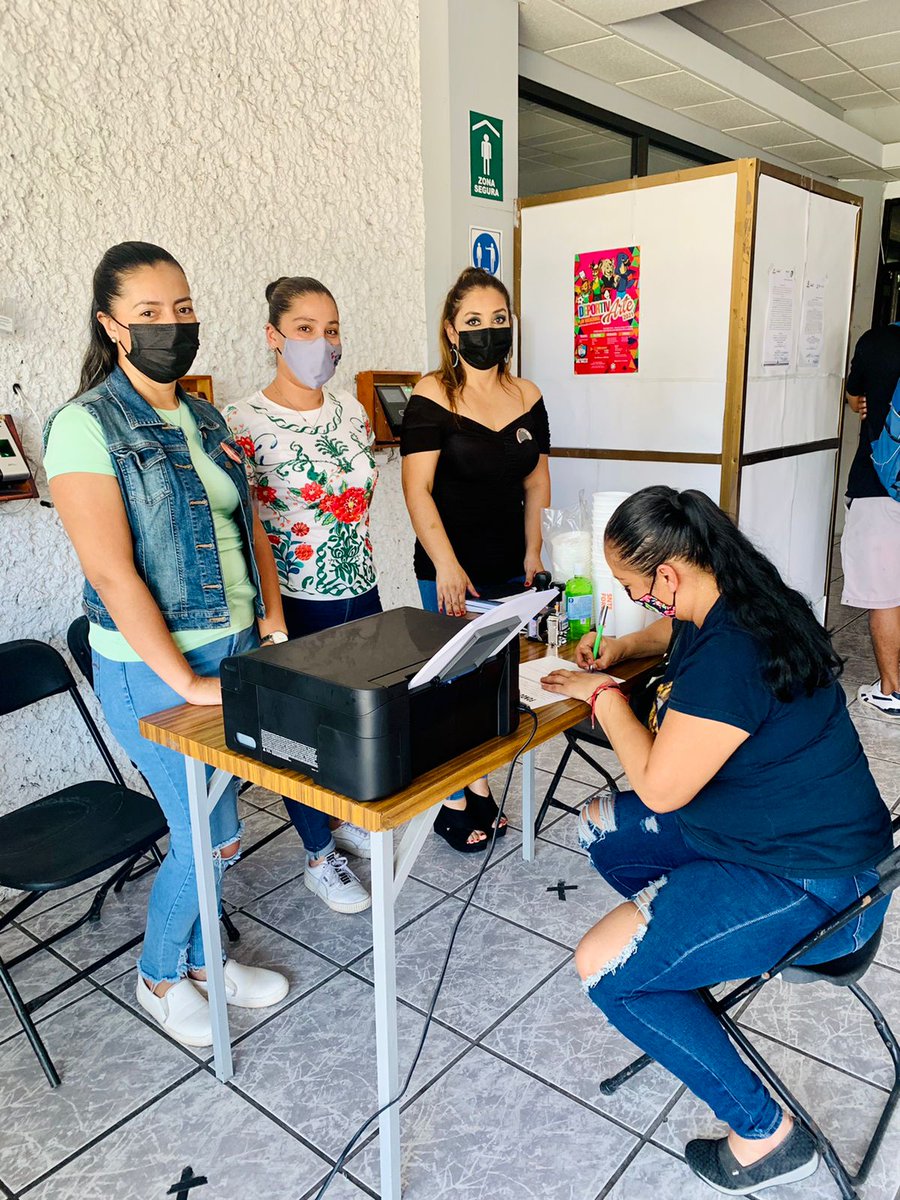 snte20nayarit's tweet photo. El Fondo de Ahorro para el Retiro, FOREIN es un fondo solidario que fortalece y respalda a los maestros de la #Sección20. 
Hoy pre#SNTE invitando a integrarse a los maestros de nvo. ingreso a nuestros fondos solidarios.
Te invitamos a que te inscribas al #FOREIN.#S20TrabajaParaTi https://t.co/XYWZYDfNxr