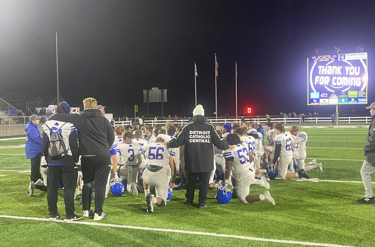DETROITCCAD's tweet photo. Shamrocks win a WILD one at TC West 28-2.  ⁦@DCCfootball⁩ finishes the regular season 7-2 and await their playoff assignment.   #CCpride #SafeTravels https://t.co/WHsynuzTpK