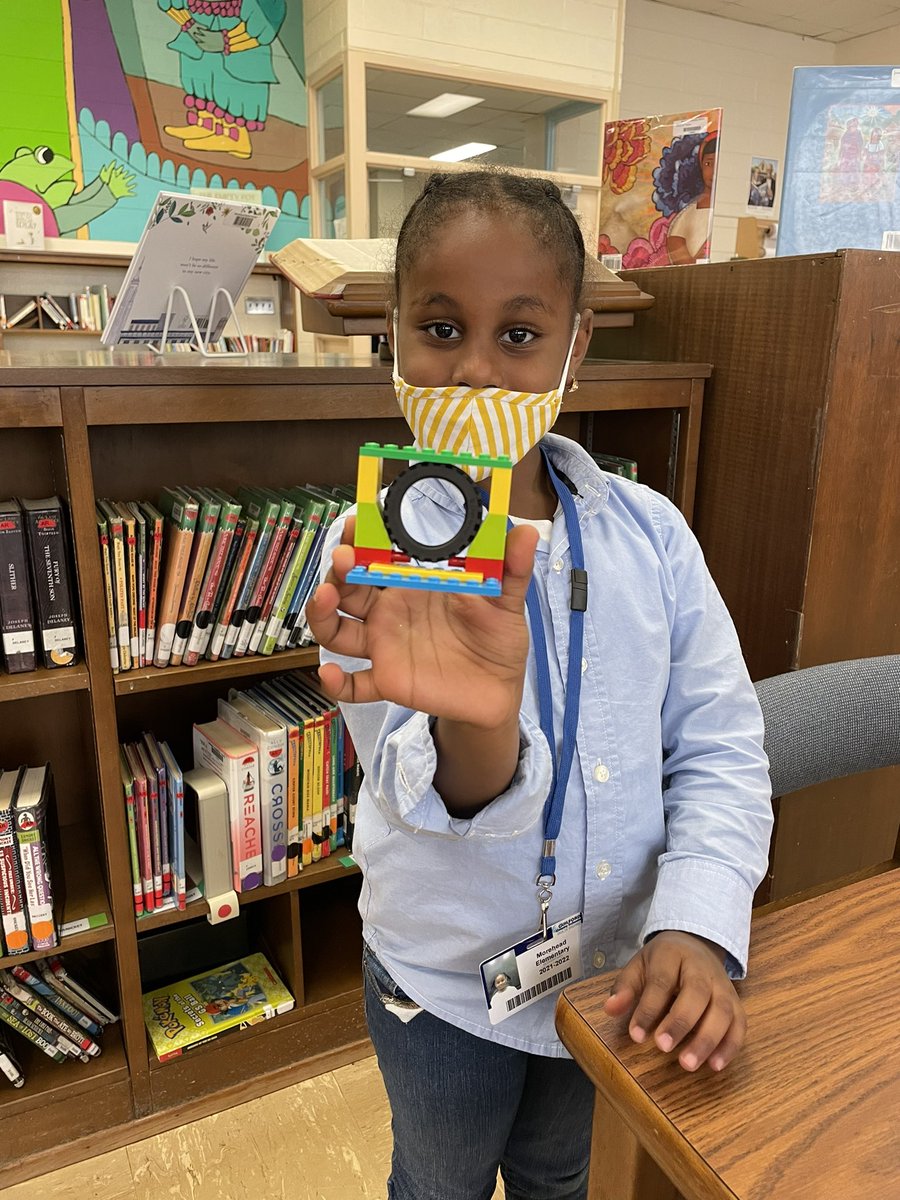 LibraryMorehead's tweet photo. 1st grade studied pushes and pulls with our new LEGO for Eduction Kits this week! https://t.co/ATnkFcB6gs