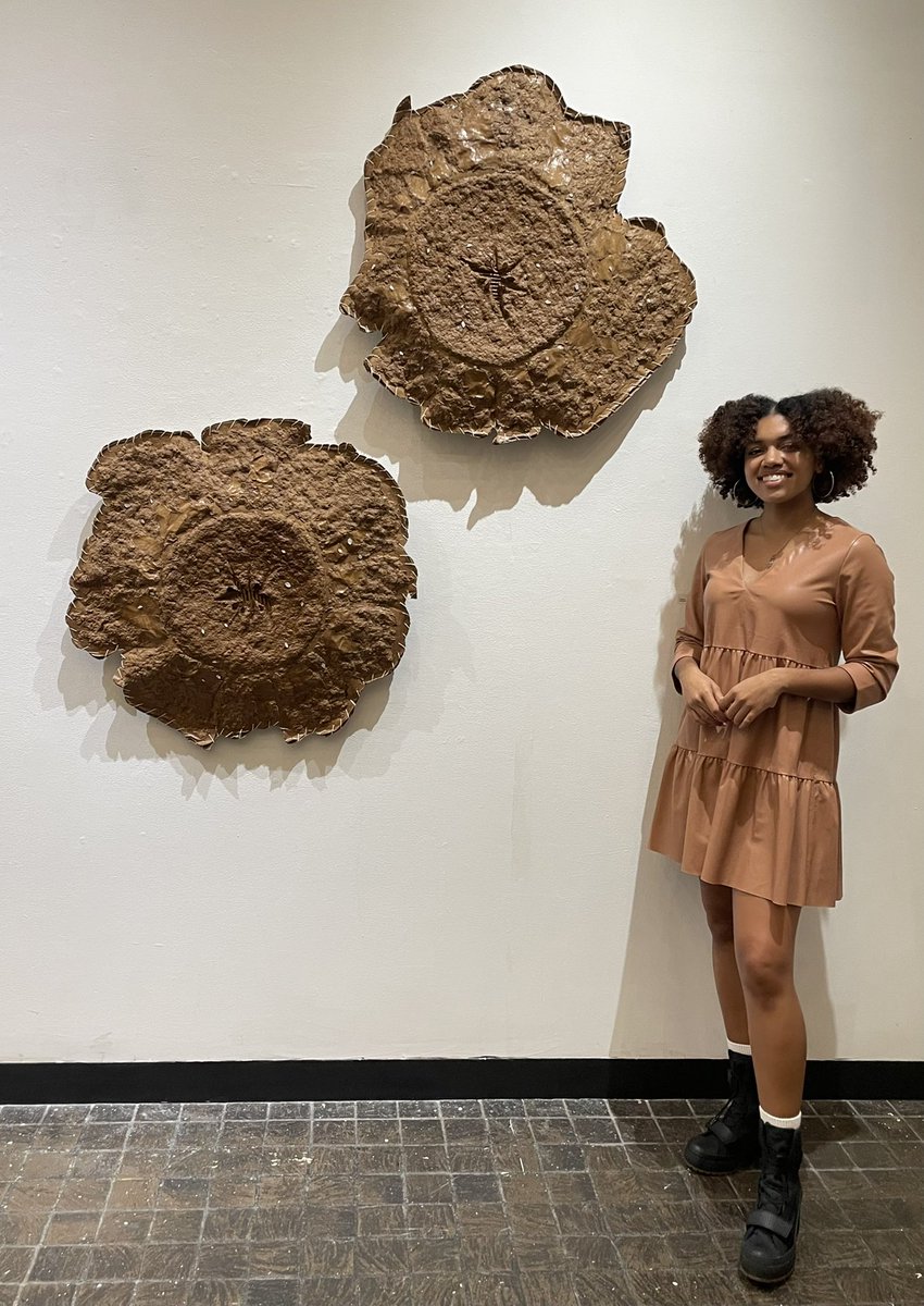 jazzminimani's tweet photo. Me with my art! https://t.co/XiUyA7Ax1A