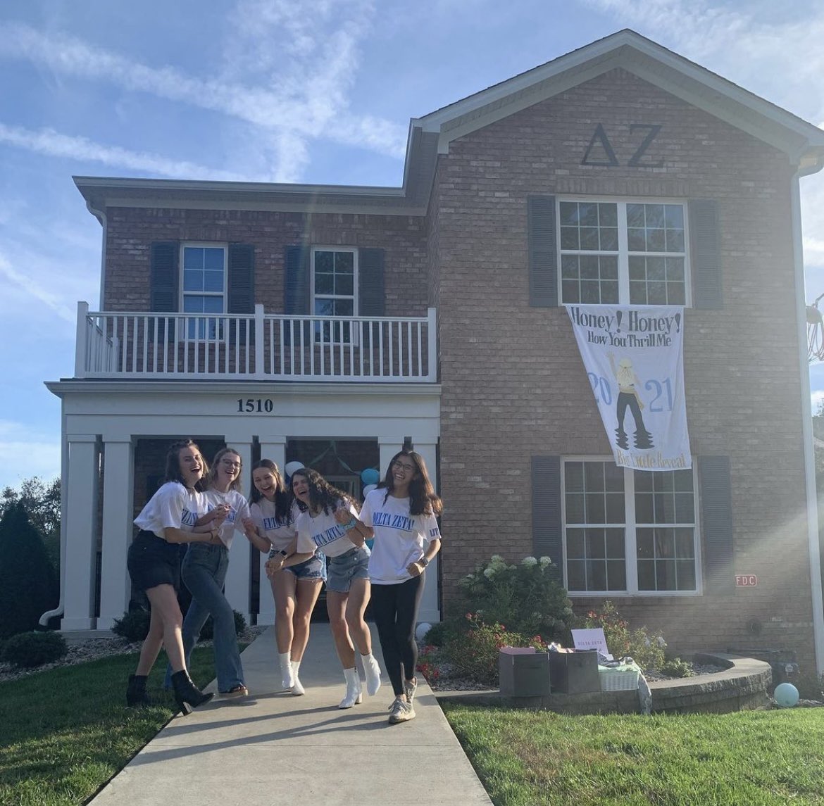 Delta Zeta tweet media