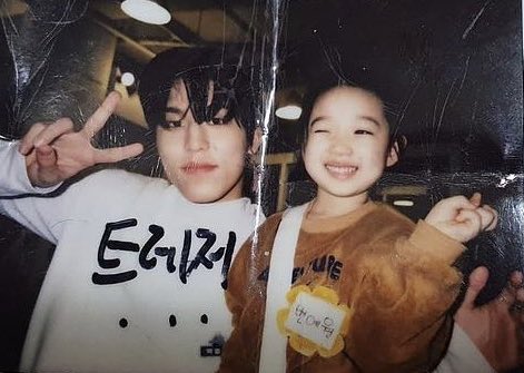 jwooxwoopy's tweet photo. with yewon. 

#PARKJEONGWOO #박정우 @treasuremembers https://t.co/Jd1BKZaJTy