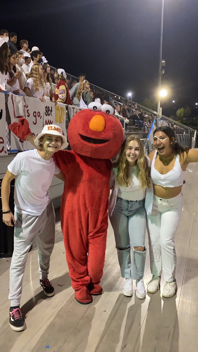 elmoROWDY's tweet photo. El Modena has arrived at Yorba Linda High School! Our elmo and student section are very excited 😁❤️💛
#forgetcalmgetrowdy

@ElmoHSAthletics @ElModenaHS @StudentSectRep @emfb_mitchell @MAlvarez02 https://t.co/1qNDYYhaNJ