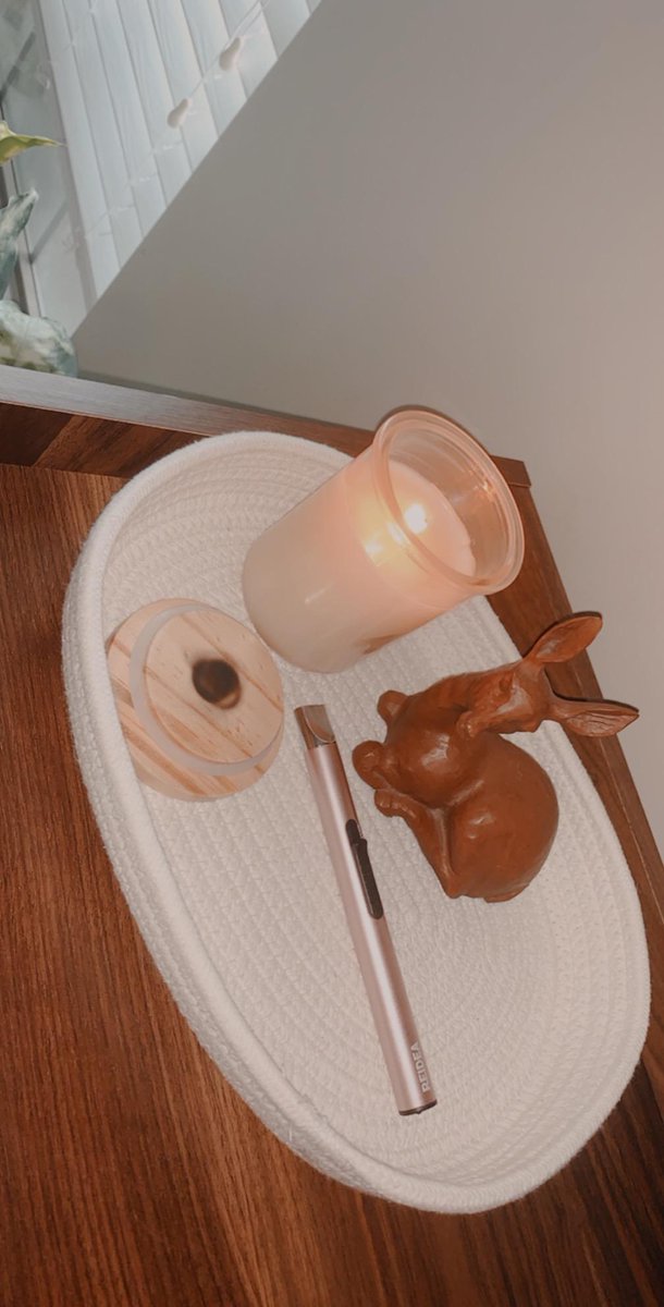 ReideaOfficial's tweet photo. What is one of your favorite tiny home gadgets? The electric lighter can definitely make it to the top list.🙌#reidea #lighter #candlelighter #home #gadget #lifestyle #homesweethome #cozy #livingroom #enjoylife #USB #RechargeDay #decorations #HomeDecor #homedecorideas https://t.co/ojKu9ddNpX