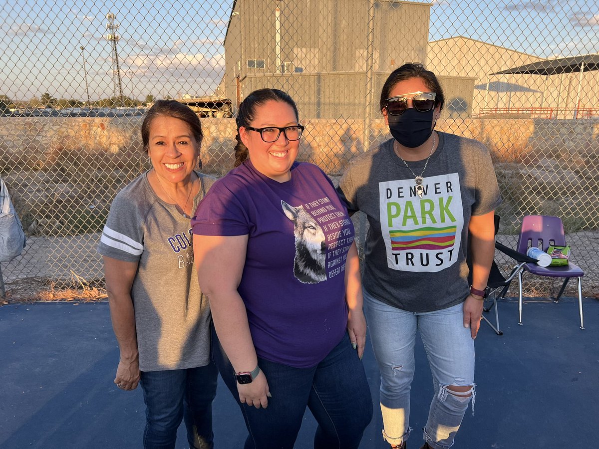 Ljuarez_IES's tweet photo. It was all about ❤️family❤️ at tonight’s Fall Festival at Ernesto Serna. Thank you so much @MFederico_SES for introducing your family to our Wolfpack Community! #WolfpackStrong🐺 #TeamSISD #LeadWithYour❤️ #Family https://t.co/S0f5Jd6k8O