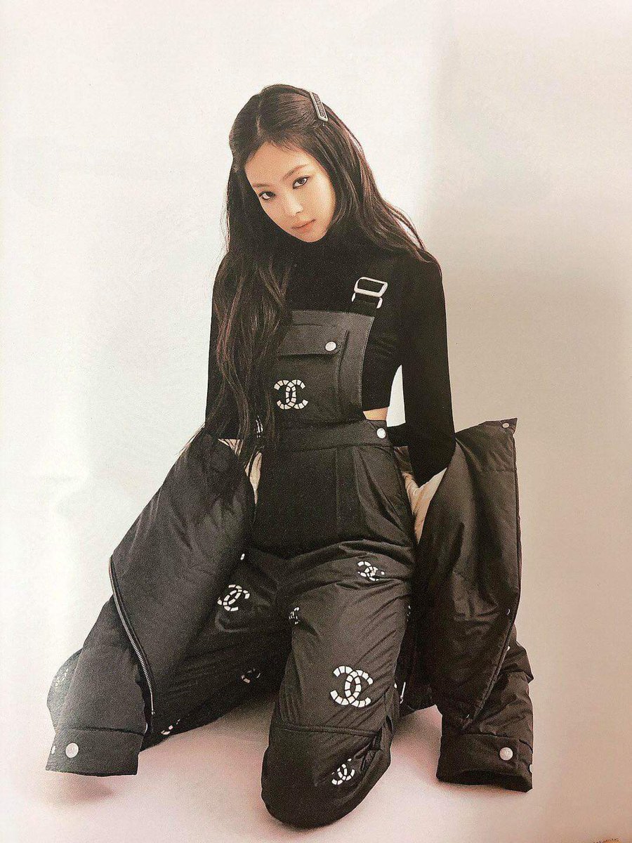 Hiray_Jane's tweet photo. Podemos hablar de lo perfecta que se ve JENNIE para W Korea? No puedo con tanta belleza y perfección, es una DIOSA.🥰💗
#JENNIE #BLACKPINK https://t.co/Jo7d2NsEIv