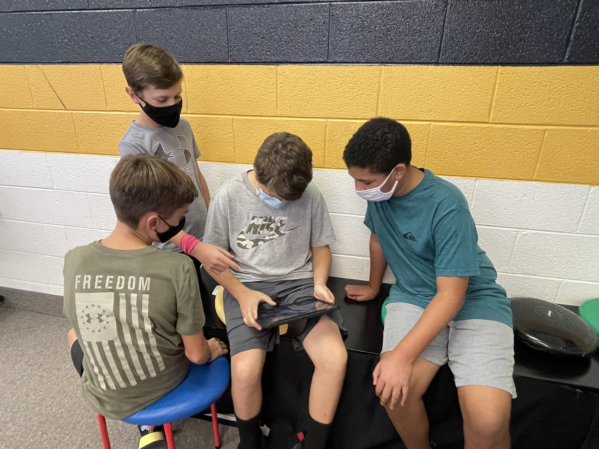 liz_beth24's tweet photo. 7th grade Ss had fun working collaboratively creating their own Utopia. PQ is SHAKING UP LEARNING Y’ALL! 🖤💛 @ShakeUpLearning @SMcKinney21 @abenton_pq @mbnixon10  #PQShakesUpLearning #PQTeams #PQProud https://t.co/NiaaE7404t