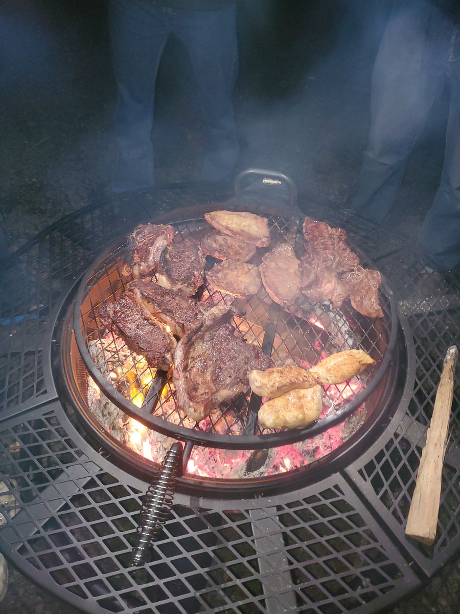 Kevin_Torgerson's tweet photo. Open pit delicious tonight! https://t.co/DAzLmKuUT6
