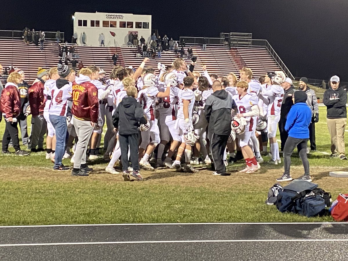 PCM_Yearbook's tweet image. MUSTANGS WIN!!!! Headed to round 2 next Friday 🏈💛❤️