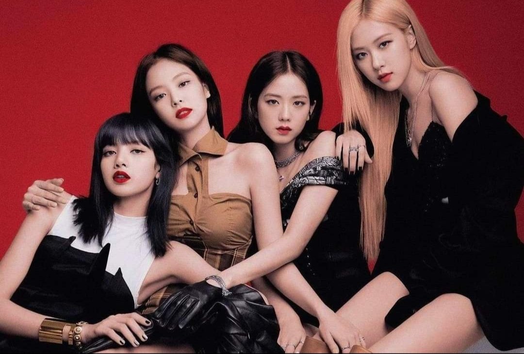 Hiray_Jane's tweet photo. Yo no sé que me pasa con BLACKPINK que cada día amanezco más enamorado de cada una de ellas<3 
#BLACKPINK #JENNIE #JISOO #ROSÉ #LISA https://t.co/C1yHCOoHea