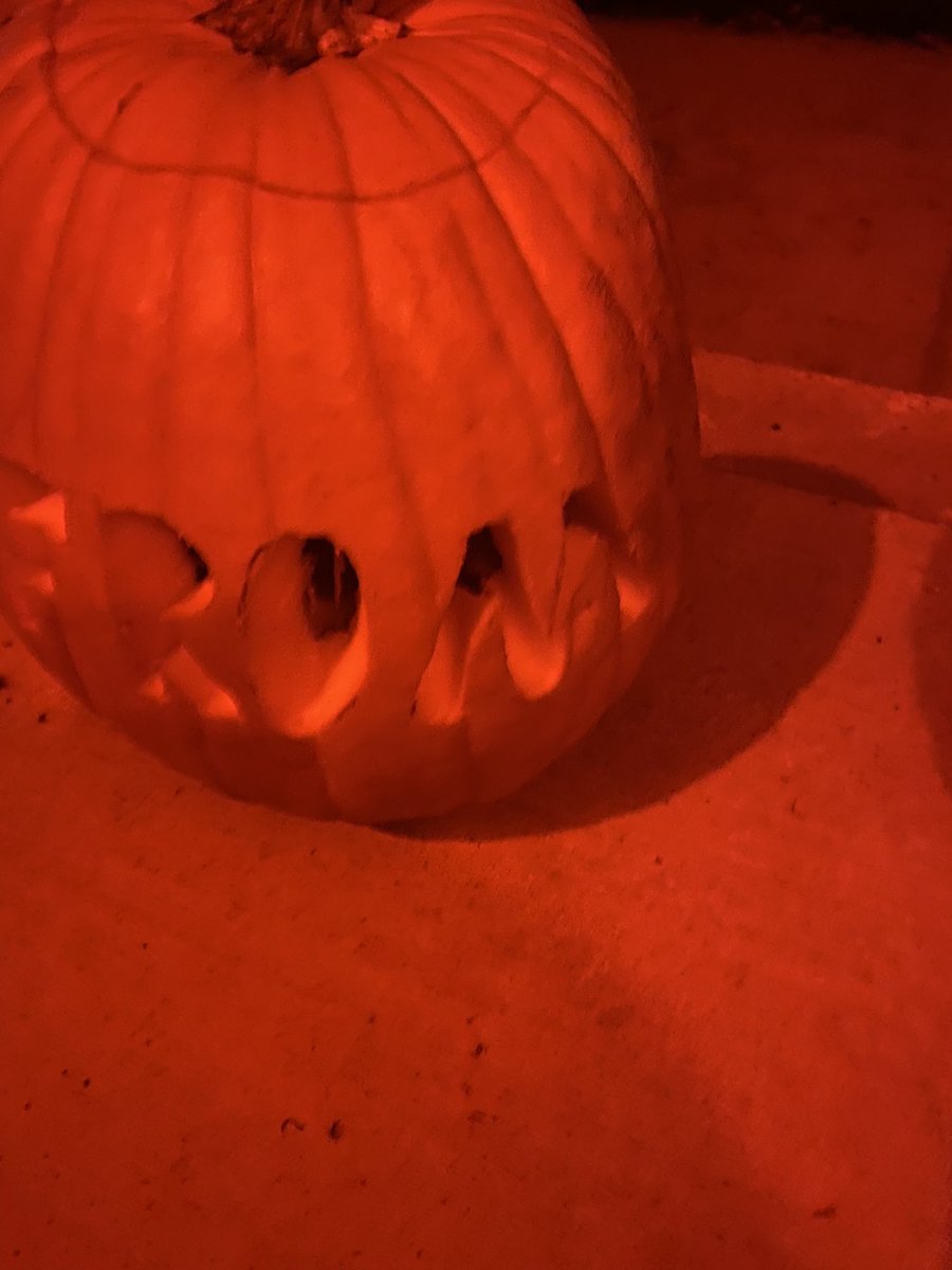 StEdsXC's tweet photo. The xc girls were talking at practice about having team time tonight and carving pumpkins. Are they the BEST or what???? I’m so blessed. I think they’re excited for the great pumpkin run🎃Thanks ladies🧡 https://t.co/7Ux8D5JFNt