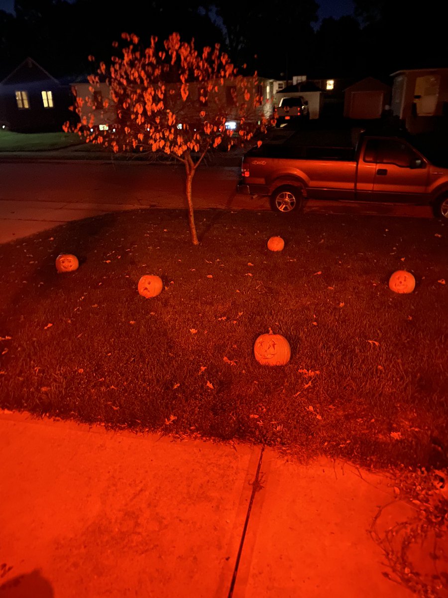 StEdsXC's tweet photo. The xc girls were talking at practice about having team time tonight and carving pumpkins. Are they the BEST or what???? I’m so blessed. I think they’re excited for the great pumpkin run🎃Thanks ladies🧡 https://t.co/7Ux8D5JFNt