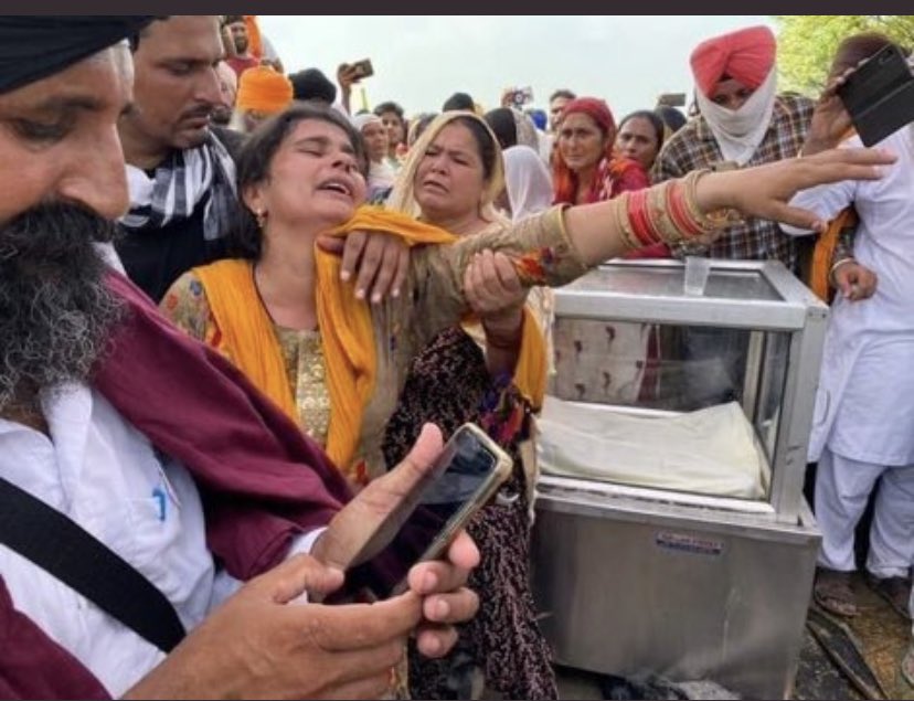 DrSuhavikaur's tweet photo. #FarmersProtest_Martyrs  
#FarmersProtest 
—Save farmers - Save lives - Take back farm bills 
—Let farmers reach their homes safely https://t.co/JTZnprTa2t