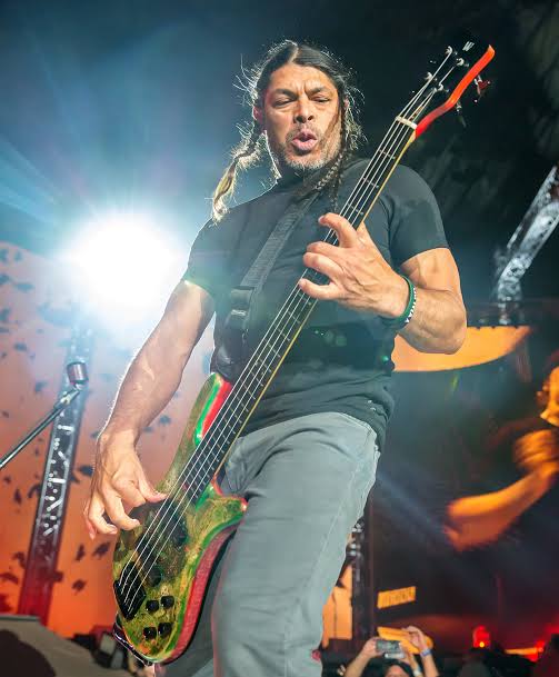 Happy 57th birthday to the bassist of Metallica, Robert Trujillo 