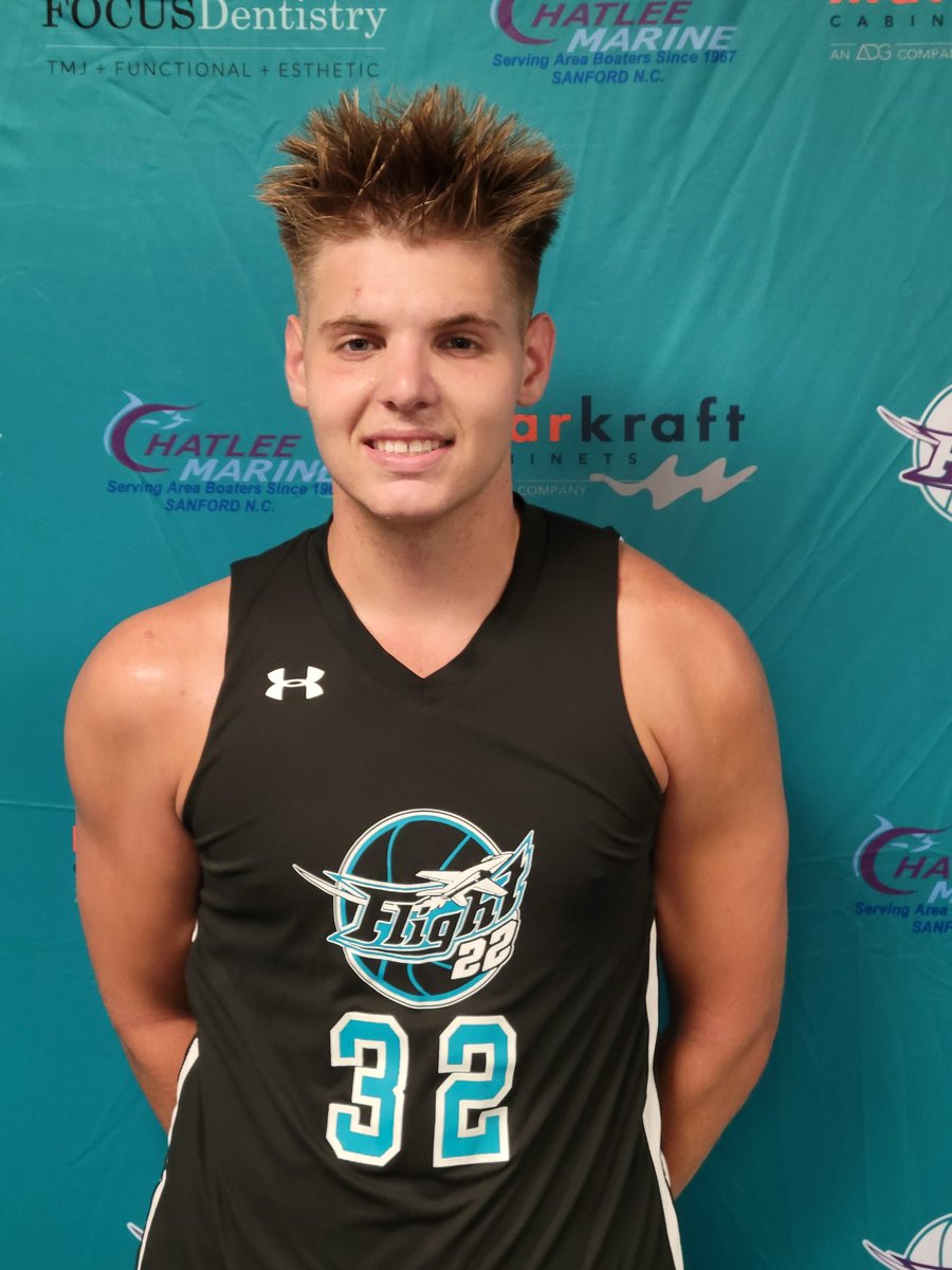 Flight22bball's tweet photo. Flight 22 standouts tonight from @lhspirates in the BIG 92-67 WIN over UNCP Club Team.
@OHestonfoster 12pts 6rebs
@D_canady0 12pts 4assists
@Matt_Locklear11 11pts 8rebs
Andrew Gattis 11pts https://t.co/NgT0vJf2Vk