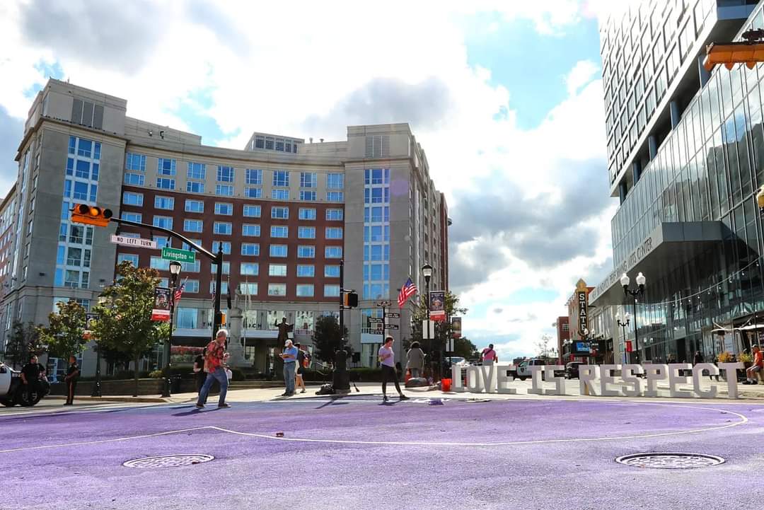 CityofNewBruns's tweet photo. Love Is Respect

Another beautiful mural has been created at the intersection of George and Liberty Streets and Livingston Avenue https://t.co/J4ZZZpTQpJ