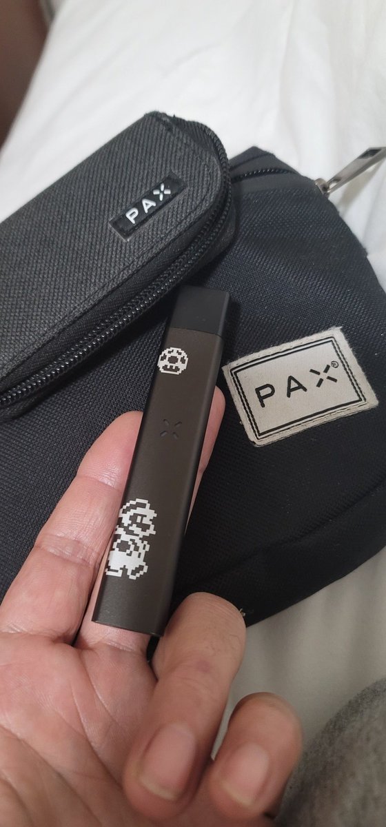 Mario204Super's tweet photo. When ur cheffin in a dry camp and ur battle scars are adding up...  #PAX @PAXvapor is your best friend 🤯🌿💨 #NoWeed #ChefLife #CannabisCulture @namastevapes @namaste #DBubba #DeathBubba #THC 🤗 super thanks 🧑🏻‍🍳 https://t.co/CTIqO1lrSX