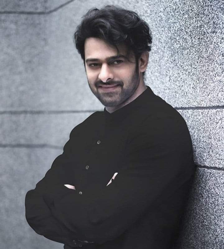 SVishnuReddy's tweet photo. A very happy birthday to one of the most prominent Film Heros of the era. Who made the world cinema look at the Tollywood film industry with Bahubali. #HappyBirthdayPrabhas https://t.co/QcdUkvV2Dv