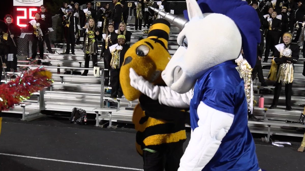 MrBowtie1982's tweet photo. Will have @NBUnicornFB @_ECFootball wrap Saturday on Youtube. Including Eugene Unicorn going Tyson Furry on EC mascot.
@Benjami44596700 @LandonMarsh11 @rykerpurdy5 @BeeghleyLance @jakevaughn1 @aiden_baumann @kobesmith03 @HaydenK51083705 @jamesda04 @Garnett01956157 @NBISDAthletics https://t.co/bXgK1G74jo