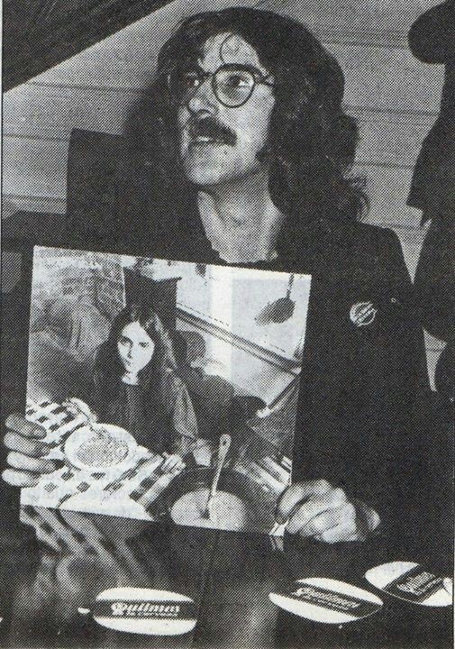 seruiran's tweet photo. CUMPLE 70 AÑOS EL CHABON Q INVENTÓ LA MÚSICA EL AMOR EL PIANO Y EL BIGOTE BICOLOR TE AMO CHARLY https://t.co/4A243Clx3F