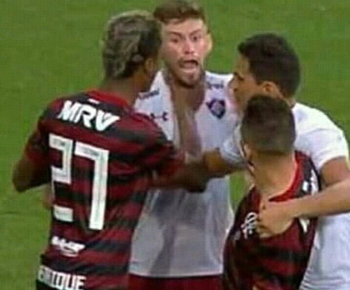 BoladaoRN's tweet photo. RIVAIS SIM, INIMIGOS TAMBÉM

PAU NO CU DO FLUMINENSE https://t.co/7WdsTvbo3g